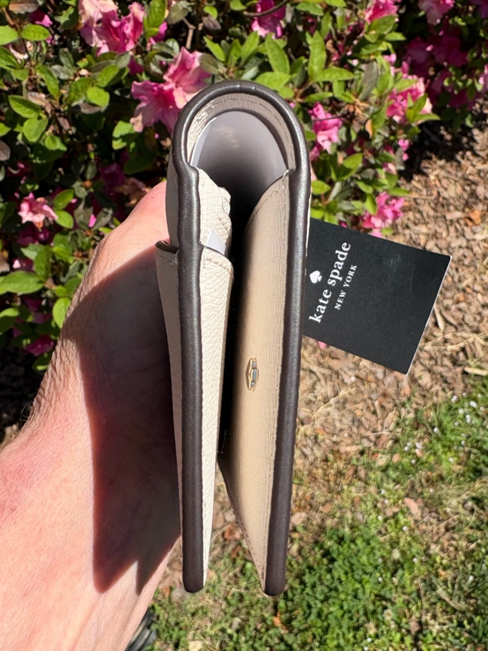 Kate Spade Beige Leather Bifold Wallet NWT - Picture 3 of 5